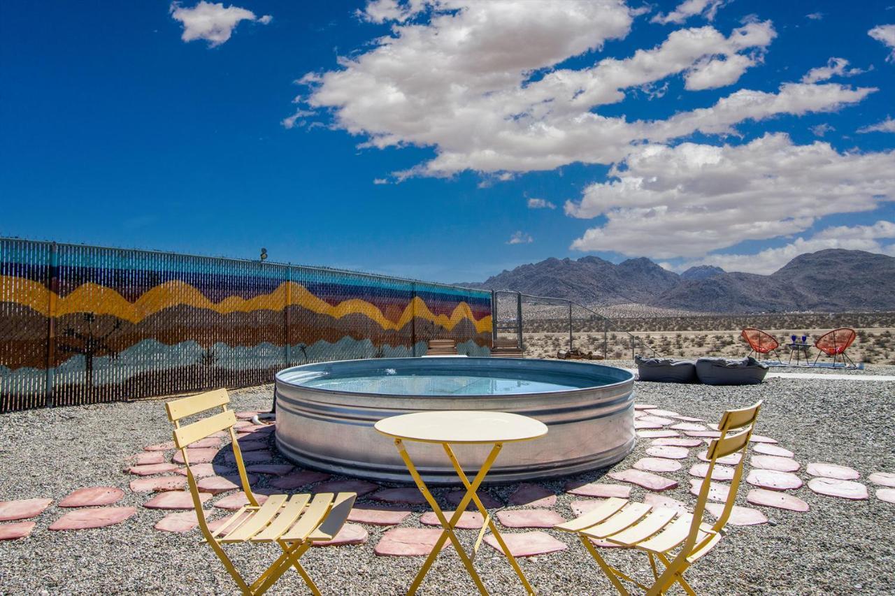 Sapphire Haven + Casita! Pool + Spa + Movie Theatre + 10 Min To Monument! Joshua Tree Kültér fotó