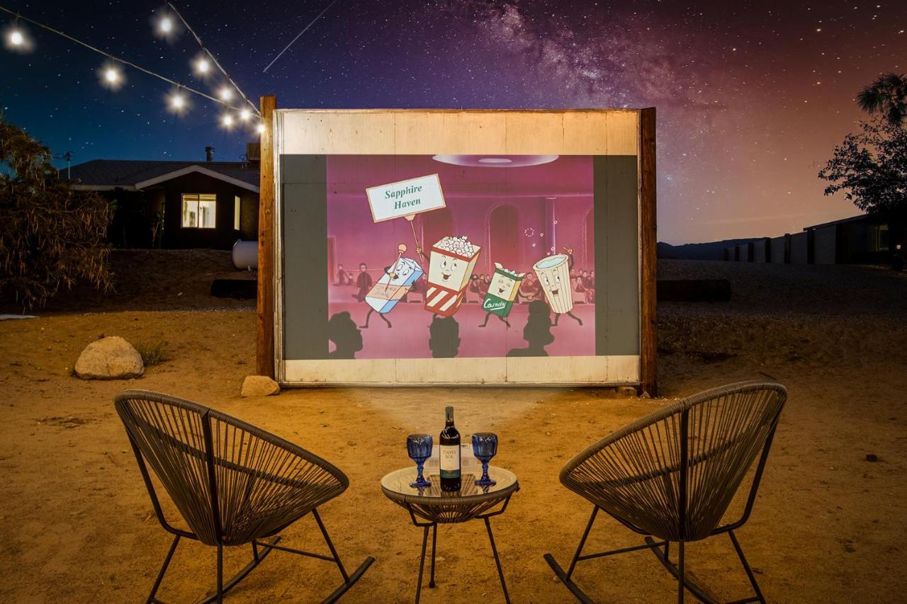 Sapphire Haven + Casita! Pool + Spa + Movie Theatre + 10 Min To Monument! Joshua Tree Kültér fotó