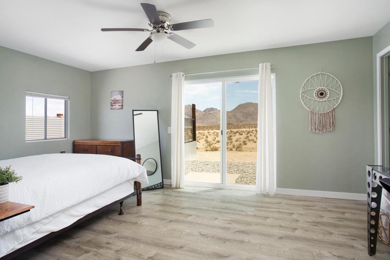 Sapphire Haven + Casita! Pool + Spa + Movie Theatre + 10 Min To Monument! Joshua Tree Kültér fotó