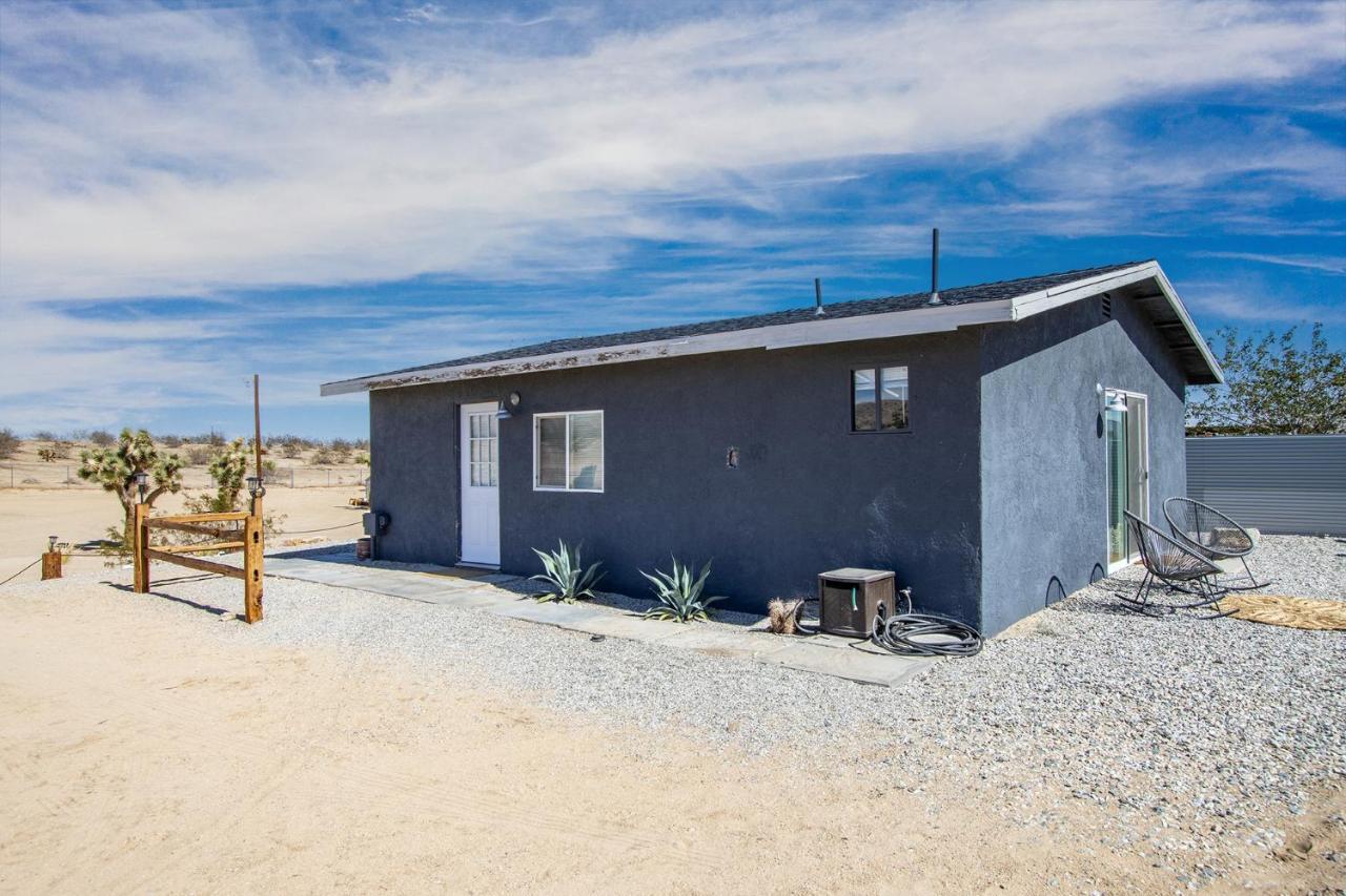 Sapphire Haven + Casita! Pool + Spa + Movie Theatre + 10 Min To Monument! Joshua Tree Kültér fotó
