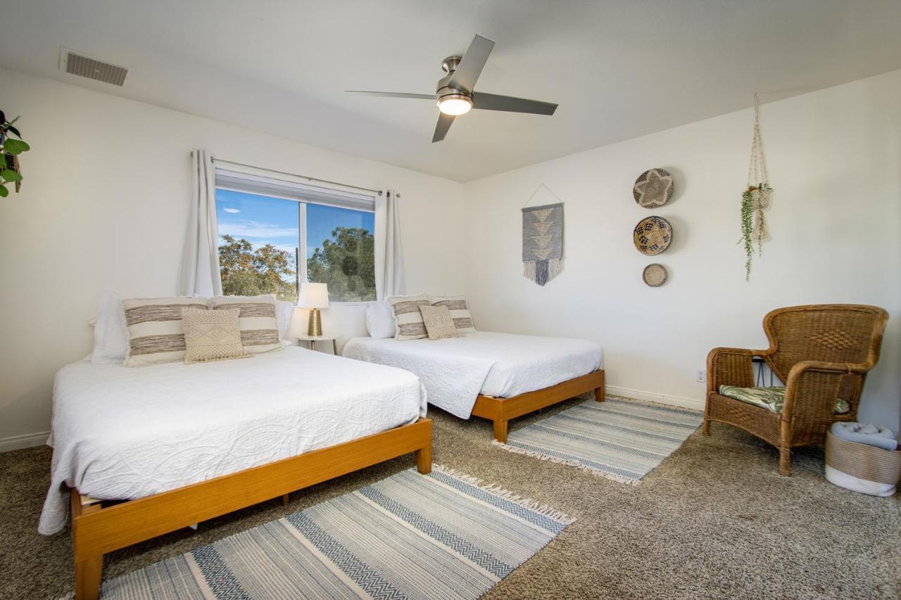 Sapphire Haven + Casita! Pool + Spa + Movie Theatre + 10 Min To Monument! Joshua Tree Kültér fotó