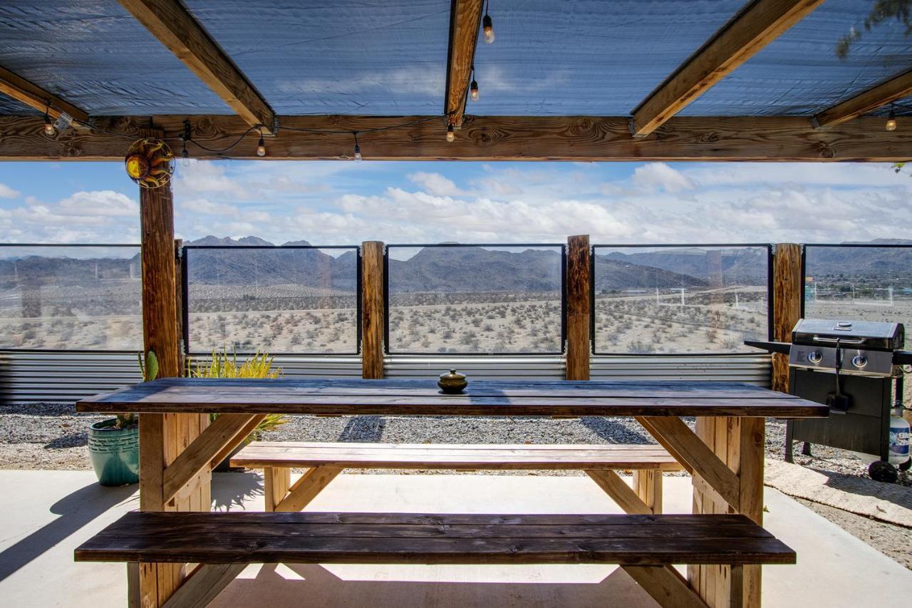Sapphire Haven + Casita! Pool + Spa + Movie Theatre + 10 Min To Monument! Joshua Tree Kültér fotó