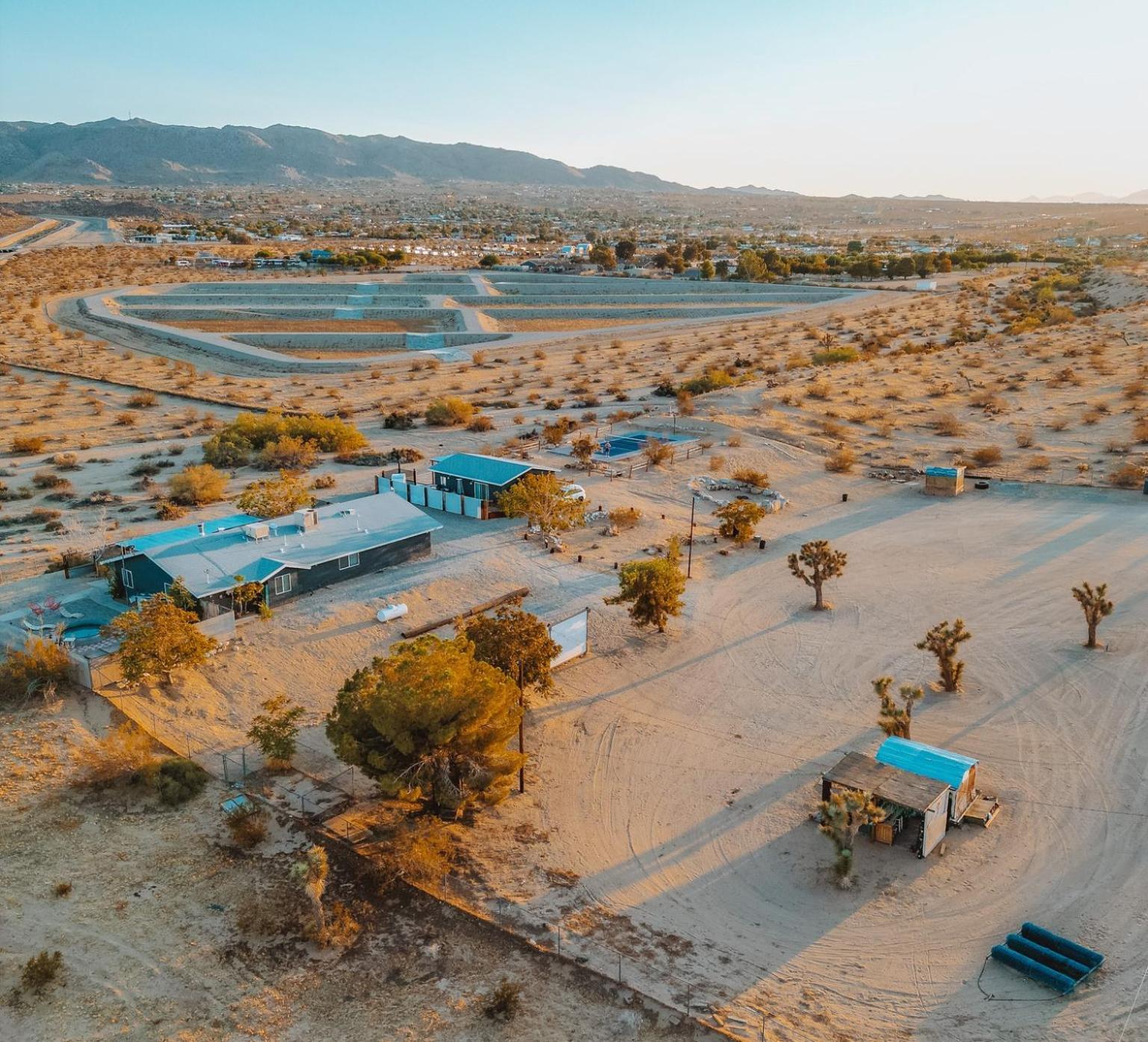 Sapphire Haven + Casita! Pool + Spa + Movie Theatre + 10 Min To Monument! Joshua Tree Kültér fotó